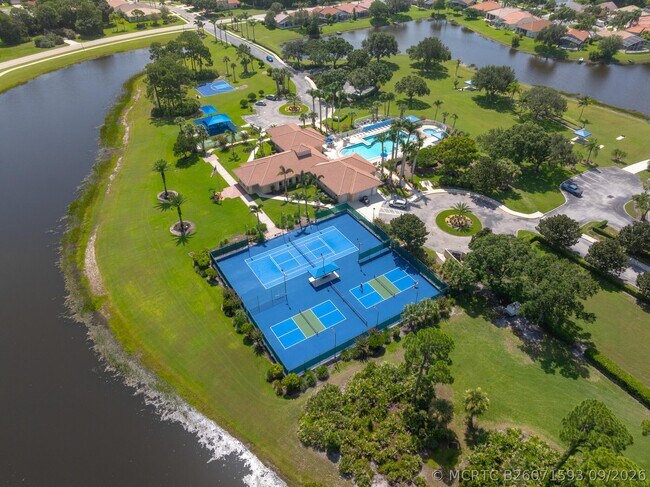 Building Photo - 1676 SW Harbour Isles Cir