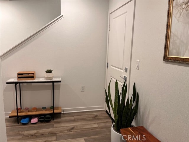 Building Photo - 9831 La Serna Dr