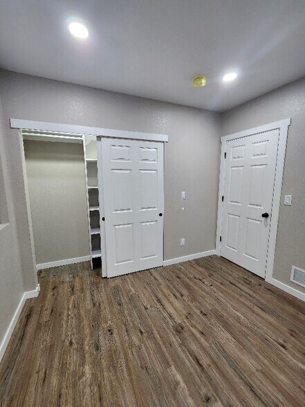 Building Photo - 415 Prospect St