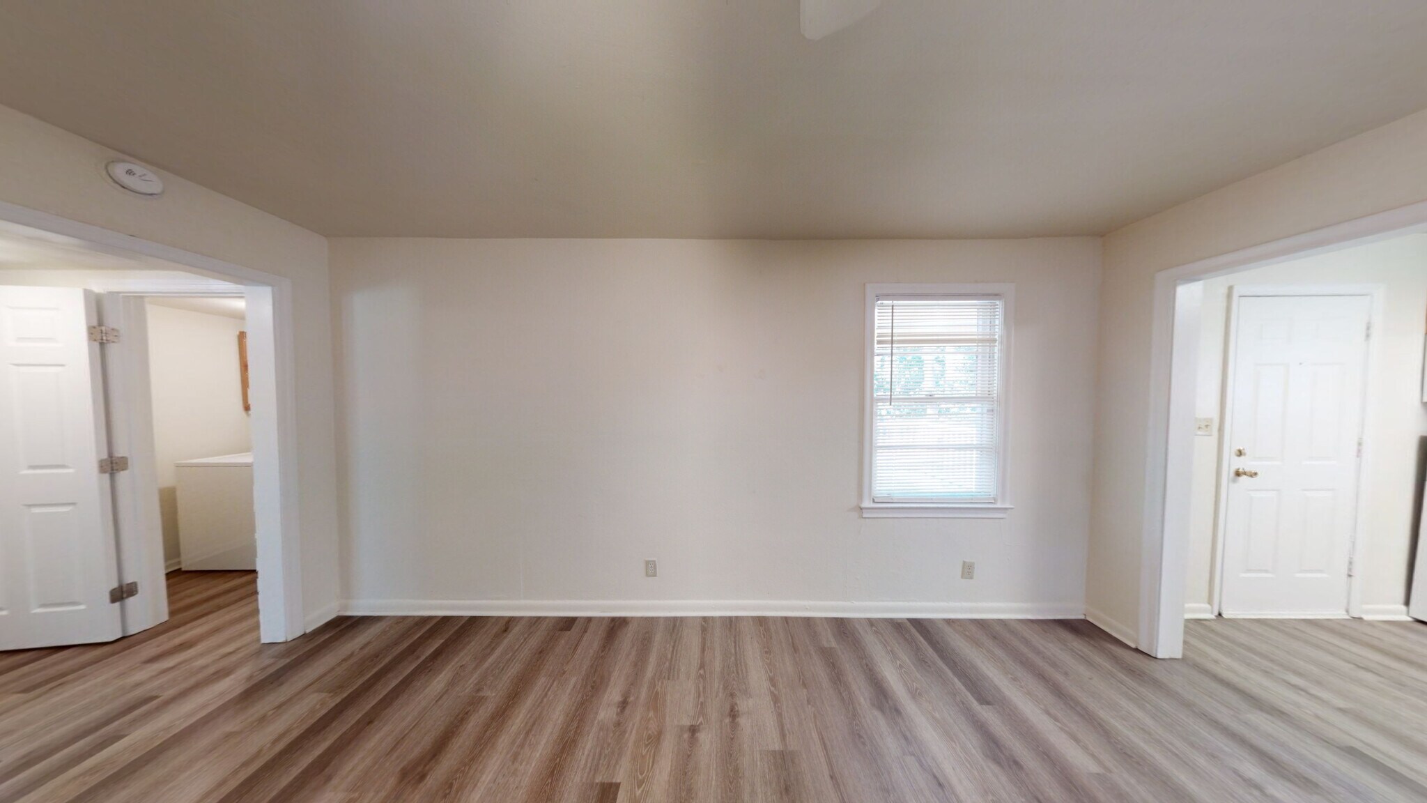 Building Photo - 1654 Mayhew St