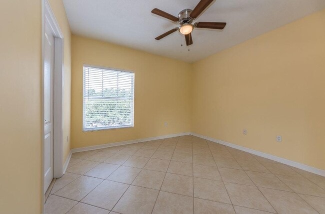 Building Photo - 5080 Fairways Cir
