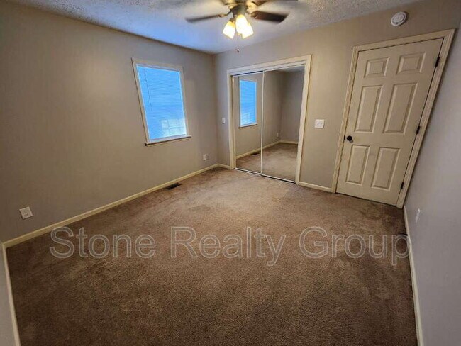 Building Photo - 4822 Pine Ridge Ct