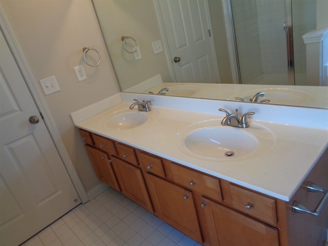Building Photo - 840 James Ridge Dr