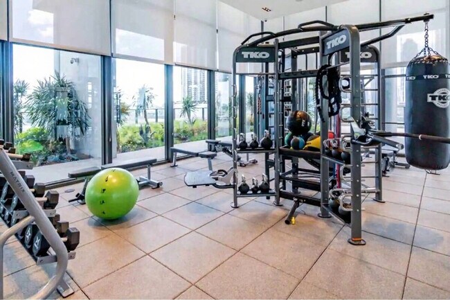 Building Photo - 90 NE 17th St