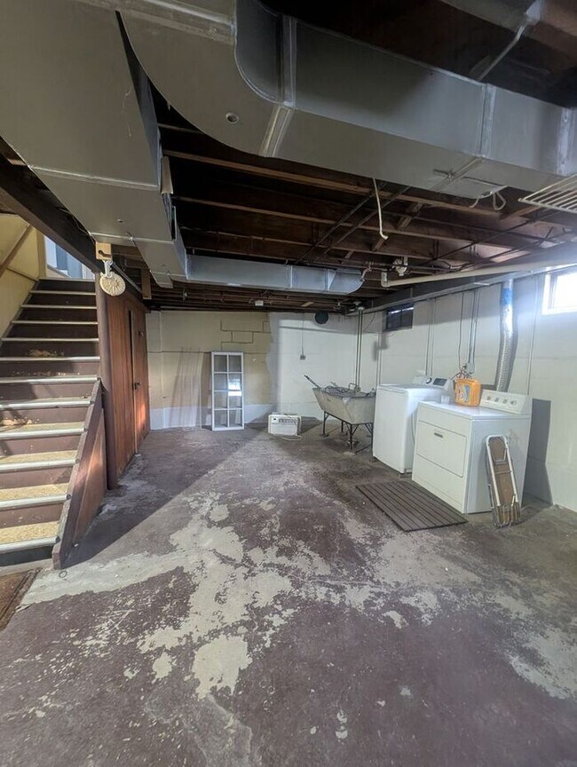 Building Photo - Charming Cape Cod Style Home