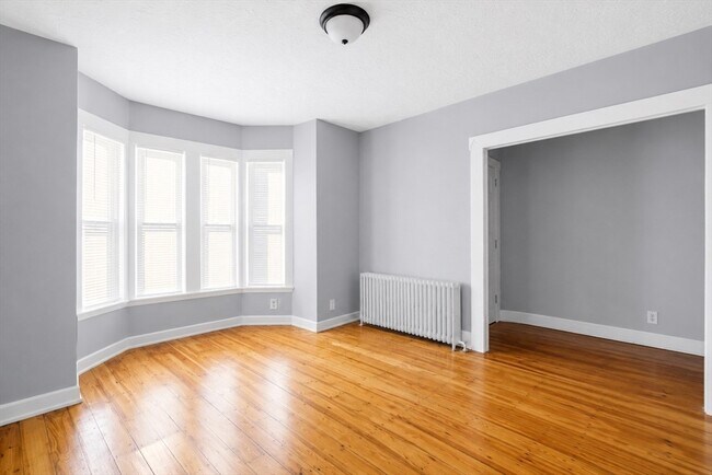 Building Photo - 28 Borden St