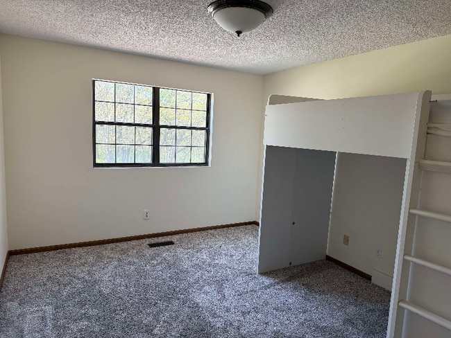 Building Photo - 8323 Woodson Dr
