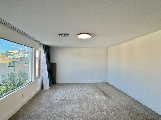 Building Photo - 8732 S Black Cordon Rd