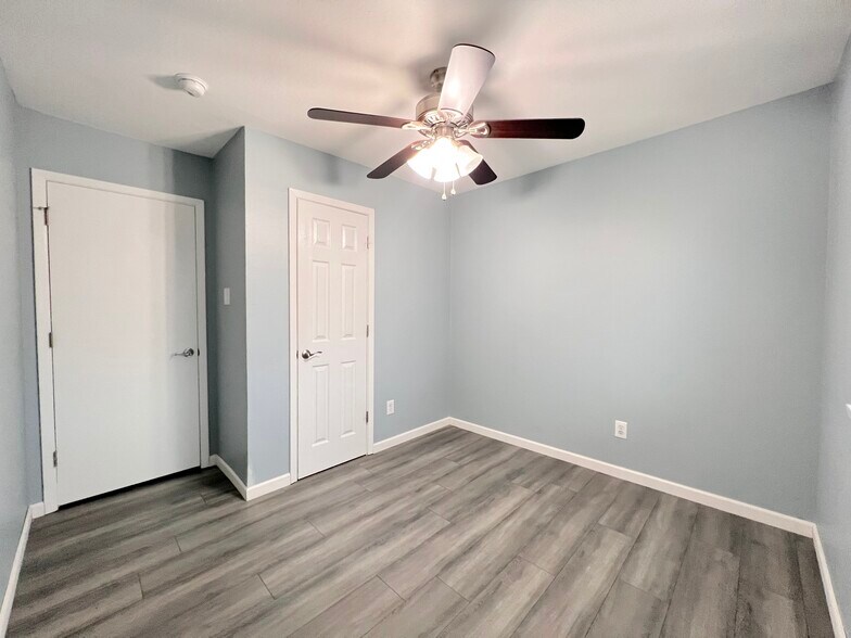 Building Photo - 2313 Placid Dr