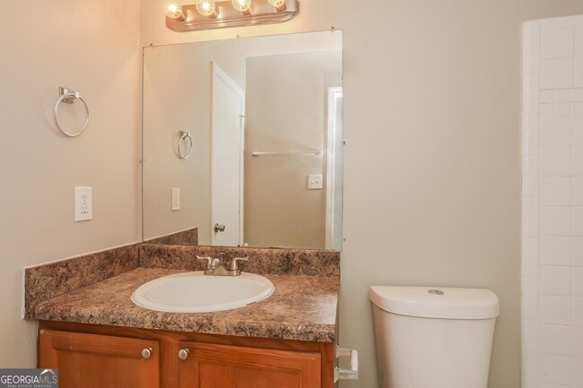 Building Photo - 2453 Crestdale Cir SE