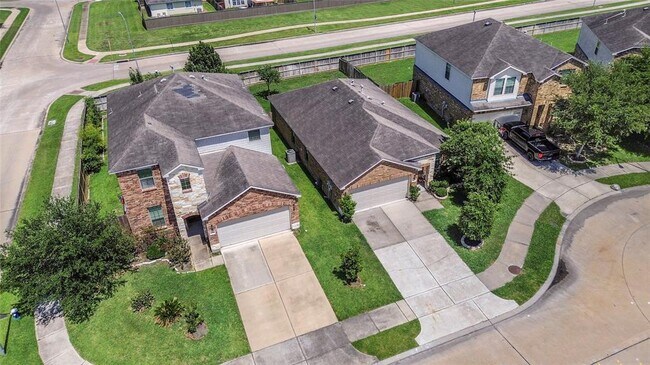 Building Photo - 5710 Camelia Evergreen Ln