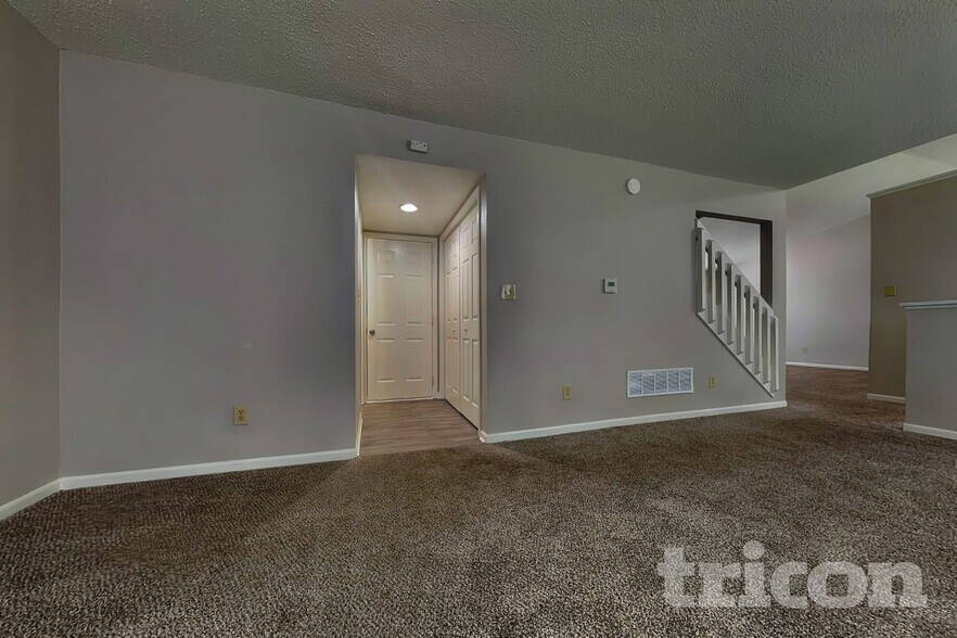 Building Photo - 6453 Townsend Way