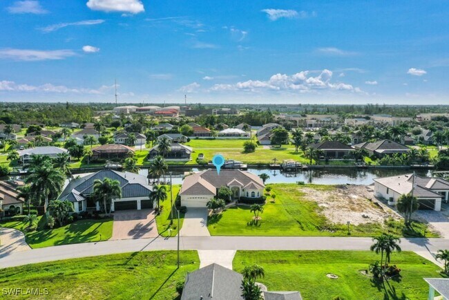 Building Photo - 3335 SW 25th Ct