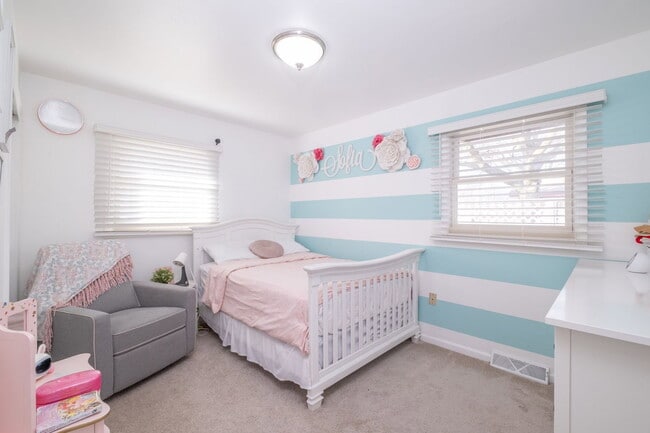 Building Photo - 5621 S 22nd St