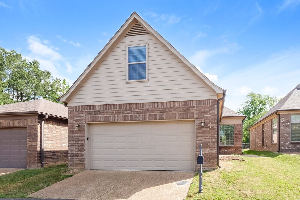 Building Photo - 6893 Raleigh Lagrange Rd