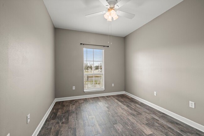 Building Photo - 2201 Hunters Trl Dr