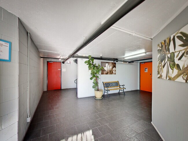 Building Photo - 2701 High St