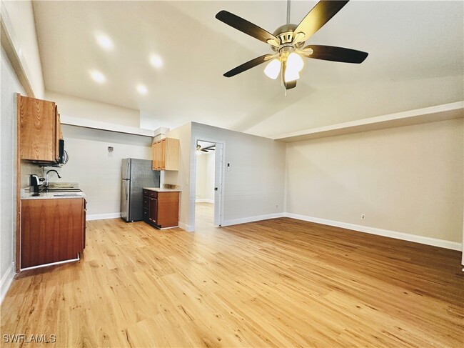 Building Photo - 826 Wiggins Pass Rd