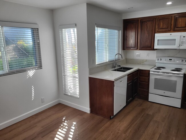 Kitchen Table area - 11020 Caminito Vista Pacifica