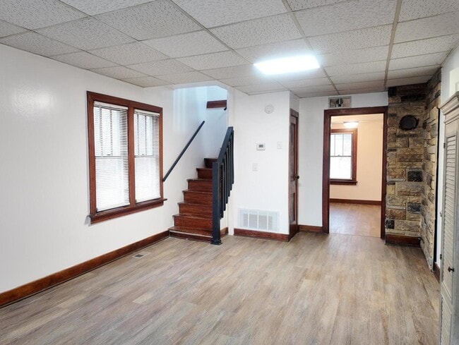 Building Photo - 117 Woodland Dr