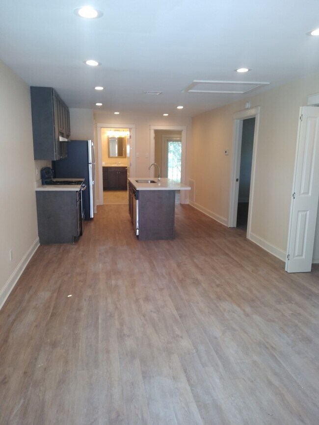 Building Photo - 9540 Stroelitz St