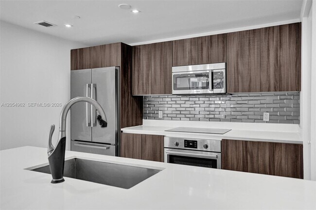 Building Photo - 488 NE 18th St