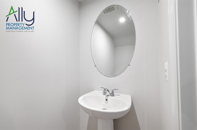 Building Photo - 44 Sophie Kathryn Dr