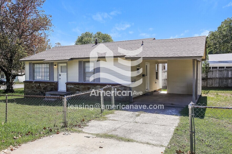 Building Photo - 800 W 51st St