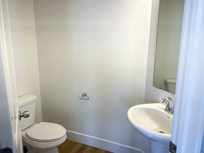 Building Photo - Beautiful 2-Story Premier Townhome w/Attached 2-Car Garage and Unfinished Basement in Herriman