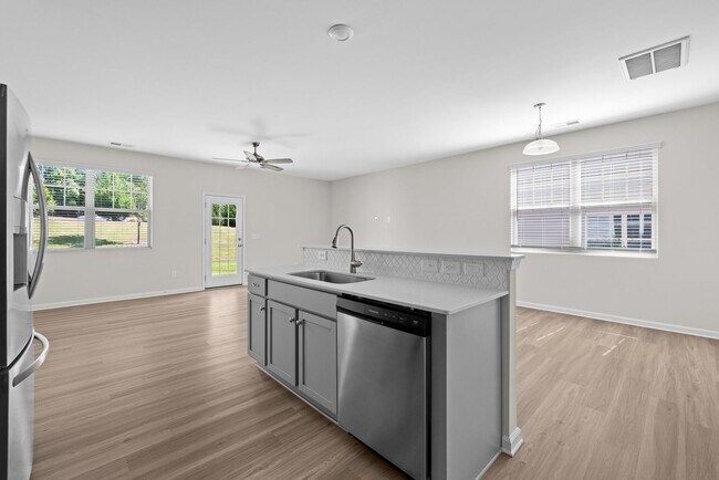 Building Photo - Beautiful 3 bed, 2.5 bath townhome in The ...