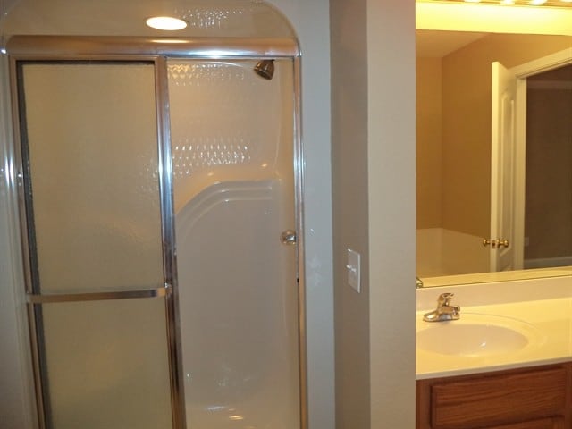 Building Photo - 4635 Aylesbury Dr