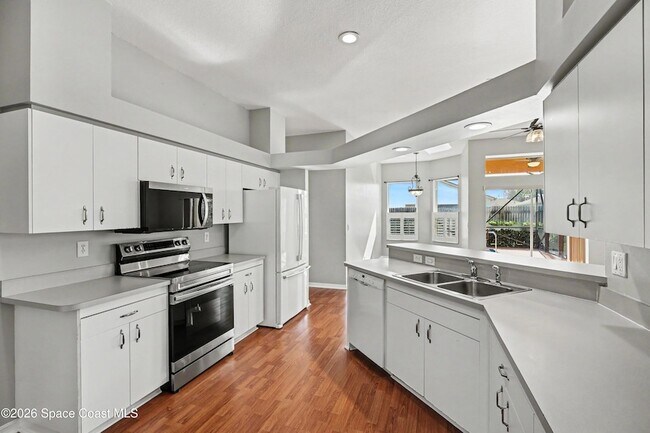 Building Photo - 8056 Bracken Ln