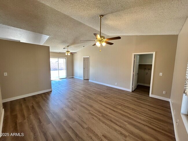 Building Photo - 6361 W Onyx Ave