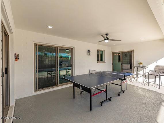 Building Photo - 1101 E Balboa Dr