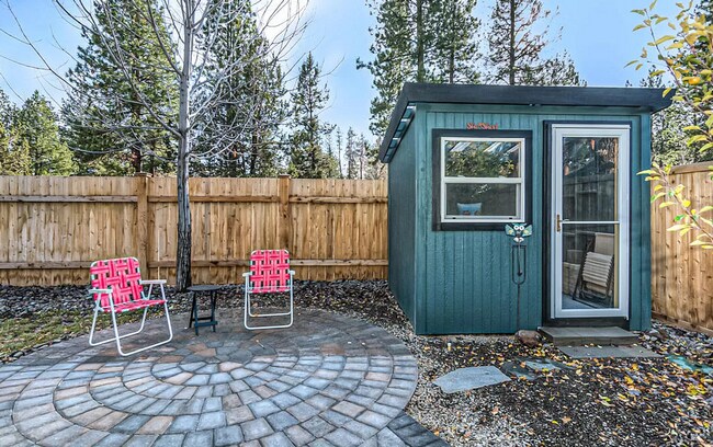 Building Photo - 60983 Lodgepole Dr