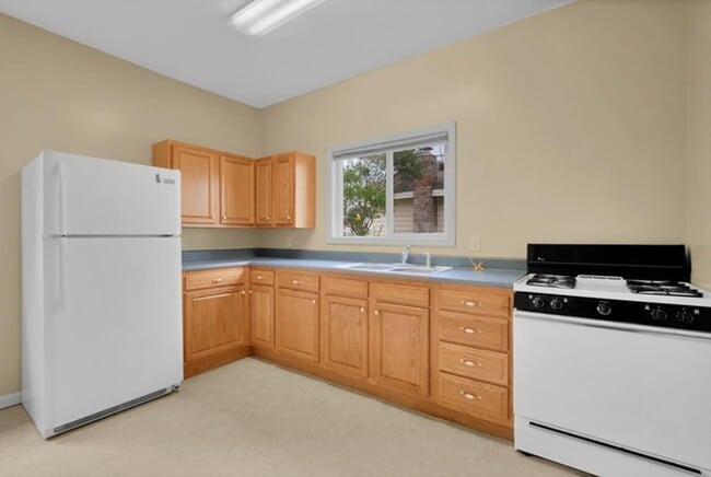 Building Photo - 2 bedroom 1 bath