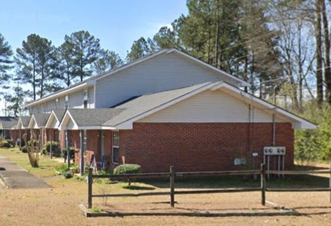 Building Photo - 707 E Boyd Rd