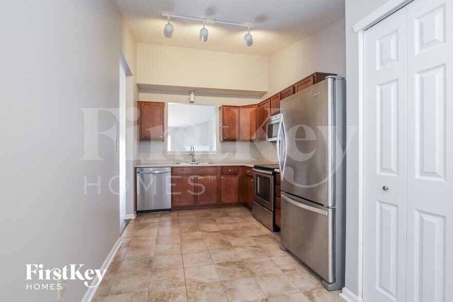 Building Photo - 1470 Bluestem Dr