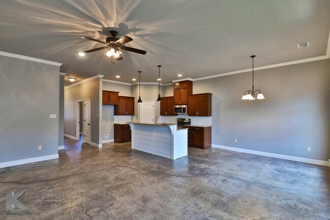 Building Photo - 3812 Carrera Ln