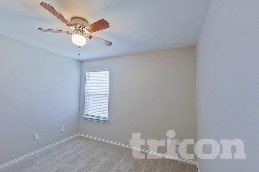 Building Photo - 848 Glover Dr