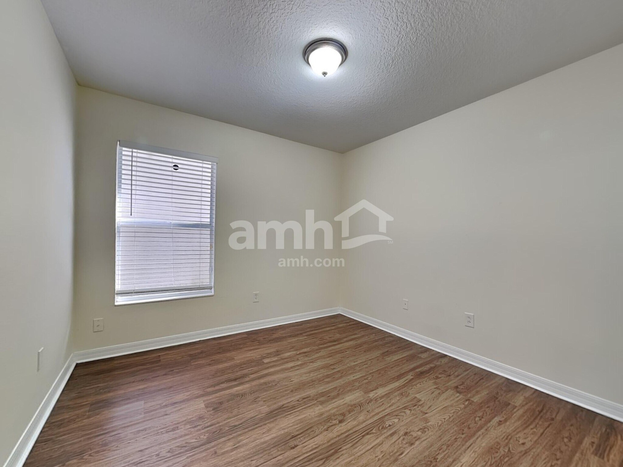 Building Photo - 8431 Deer Chase Dr