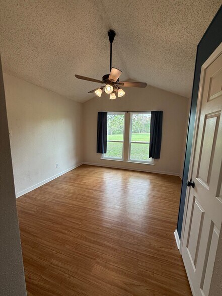 Building Photo - 20 Wildwood Cir