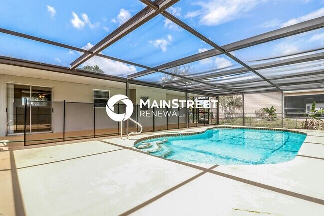 Building Photo - 3 Bedroom Pet-Friendly Home in Fort Myers,...