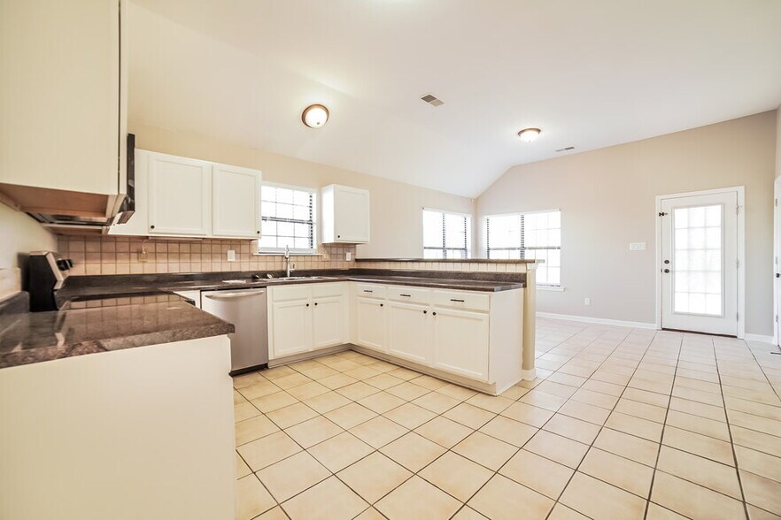 Building Photo - 3800 Lake Village Cove