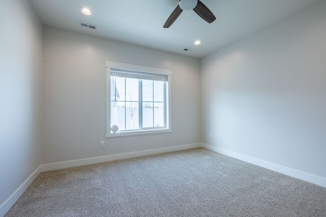 Building Photo - HOLY MOLY CHECK OUT THIS BEAUTIFUL 3 BED 2 BATH HOME IN RIGBY