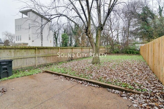 Building Photo - 1408-B Straightway Ave-