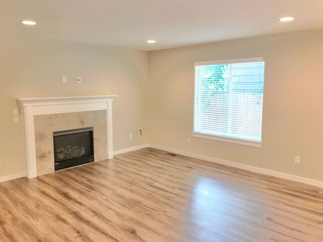 Building Photo - 5512 SE 61st Ave