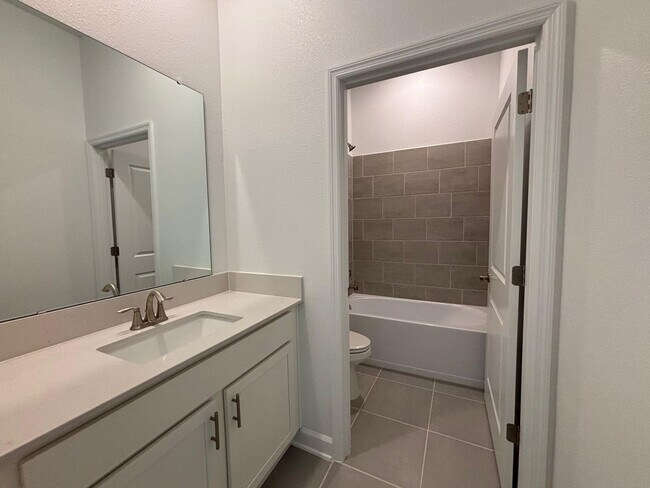 Building Photo - 5996 Shavasana Rd