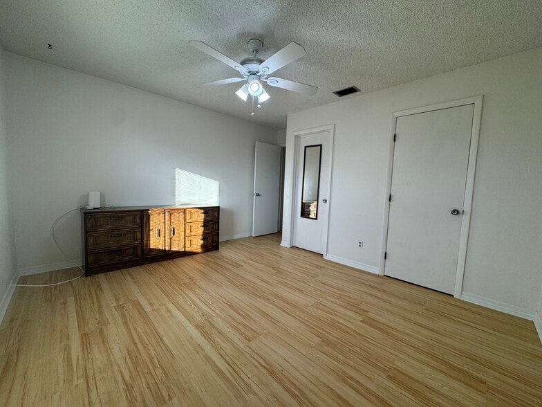 Master bedroom - 21600 Widgeon Ter