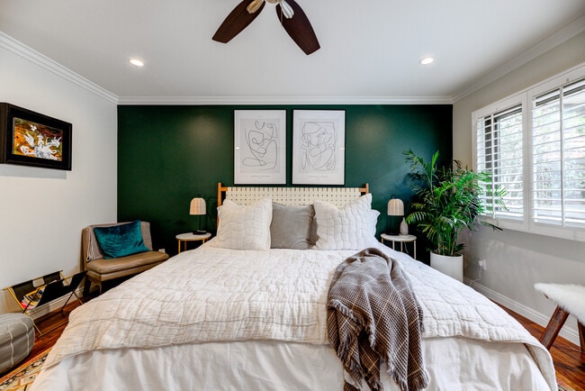 Building Photo - 8828 Pershing Dr